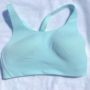 Athleta Mint green sports bra,molded cups adjustable straps,size 34D